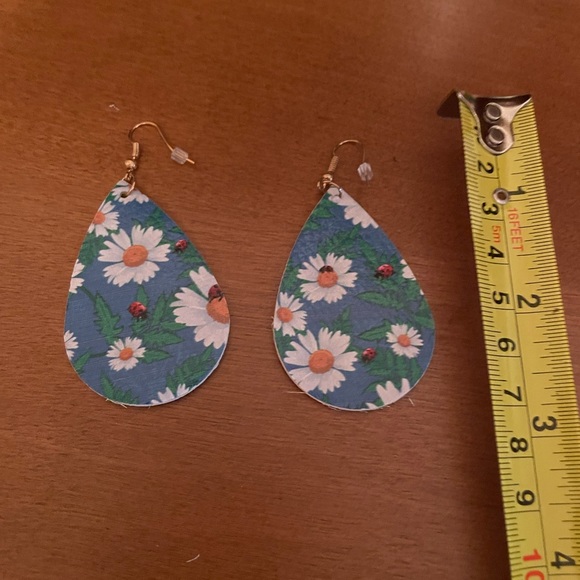 Leather teardrop earrings - Picture 2 of 2